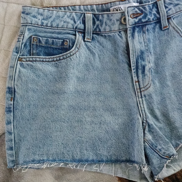 Zara Mid Rise Jean Shorts - Picture 3 of 13